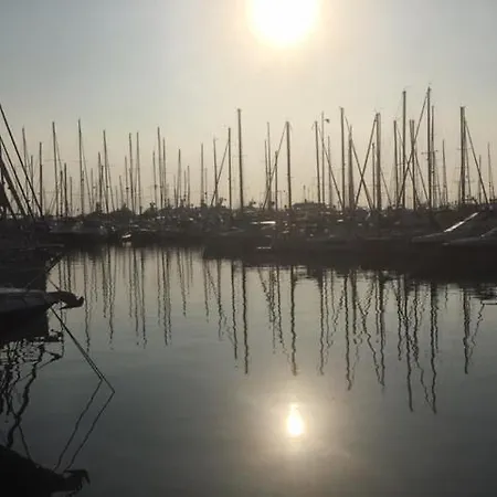 아파트 Insolite Dans Le Vieil 앙티브